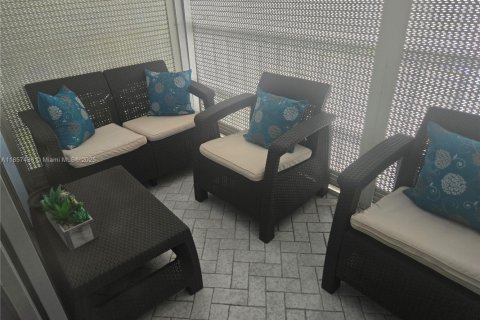Copropriété à vendre à Hollywood, Floride: 2 chambres, 83.52 m2 № 1887808 - photo 13