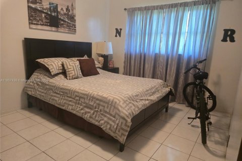 Copropriété à vendre à Hollywood, Floride: 2 chambres, 83.52 m2 № 1887808 - photo 24