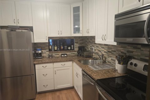 Copropriété à vendre à Hollywood, Floride: 2 chambres, 83.52 m2 № 1887808 - photo 8