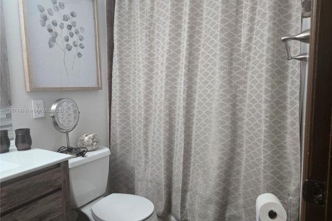 Copropriété à vendre à Hollywood, Floride: 2 chambres, 83.52 m2 № 1887808 - photo 23