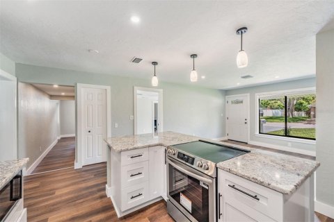 Villa ou maison à vendre à Saint Petersburg, Floride: 5 chambres, 226.96 m2 № 1851885 - photo 12