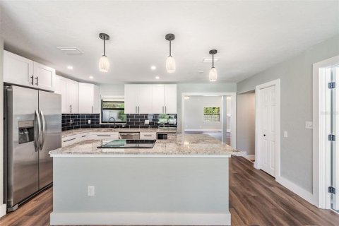 Villa ou maison à vendre à Saint Petersburg, Floride: 5 chambres, 226.96 m2 № 1851885 - photo 2