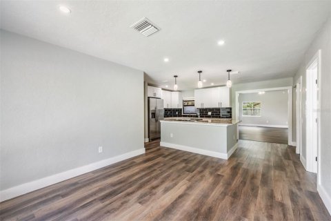 Villa ou maison à vendre à Saint Petersburg, Floride: 5 chambres, 226.96 m2 № 1851885 - photo 8