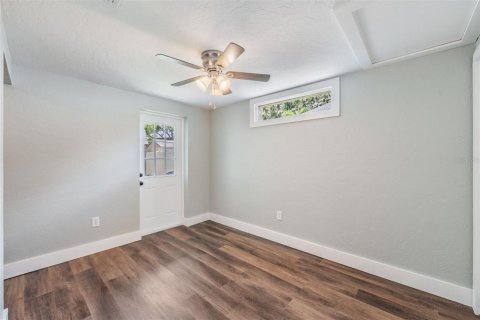 Villa ou maison à vendre à Saint Petersburg, Floride: 5 chambres, 226.96 m2 № 1851885 - photo 21