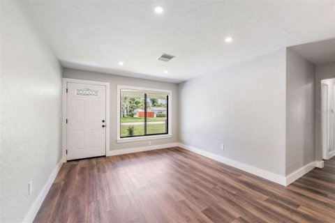 Villa ou maison à vendre à Saint Petersburg, Floride: 5 chambres, 226.96 m2 № 1851885 - photo 9