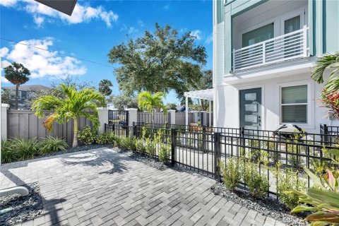Touwnhouse à vendre à Saint Petersburg, Floride: 2 chambres, 190.91 m2 № 1523319 - photo 6