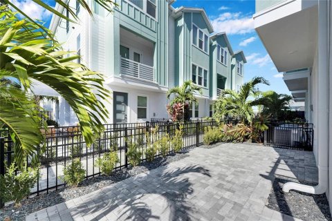 Touwnhouse à vendre à Saint Petersburg, Floride: 2 chambres, 190.91 m2 № 1523319 - photo 5