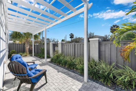 Touwnhouse à vendre à Saint Petersburg, Floride: 2 chambres, 190.91 m2 № 1523319 - photo 8