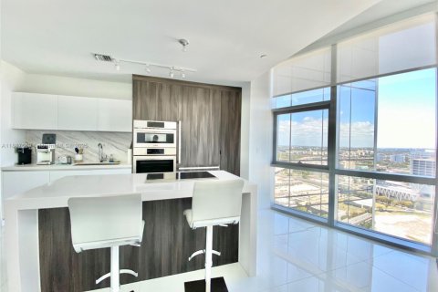 Copropriété à louer à Miami, Floride: 1 chambre, 87.05 m2 № 1941732 - photo 1