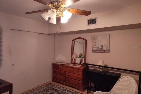 Condominio en venta en Kenneth City, Florida, 1 dormitorio, 60.57 m2 № 1567269 - foto 7