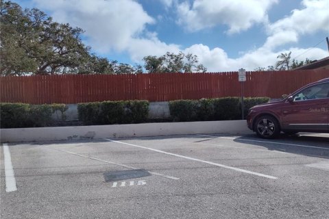 Condominio en venta en Kenneth City, Florida, 1 dormitorio, 60.57 m2 № 1567269 - foto 13