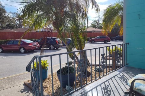 Condominio en venta en Kenneth City, Florida, 1 dormitorio, 60.57 m2 № 1567269 - foto 2
