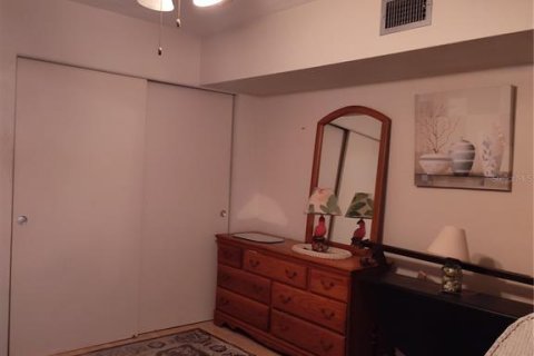 Condominio en venta en Kenneth City, Florida, 1 dormitorio, 60.57 m2 № 1567269 - foto 8