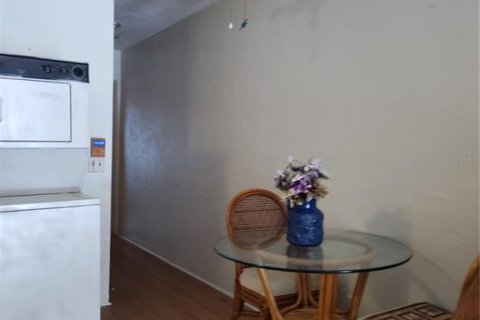 Condominio en venta en Kenneth City, Florida, 1 dormitorio, 60.57 m2 № 1567269 - foto 5