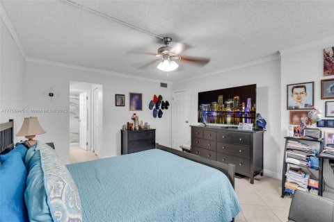 Condo in Lauderhill, Florida, 2 bedrooms  № 1959453 - photo 9