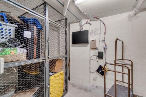 Condo in Lauderhill, Florida, 2 bedrooms  № 1959453 - photo 21