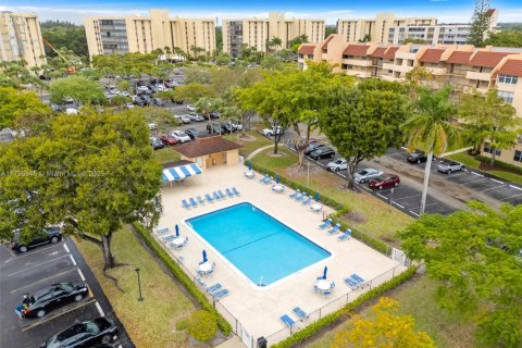 Condo in Lauderhill, Florida, 2 bedrooms  № 1959453 - photo 26