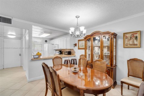 Condo in Lauderhill, Florida, 2 bedrooms  № 1959453 - photo 3