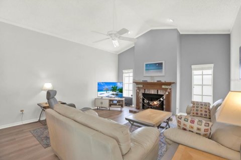 House in Tampa, Florida 4 bedrooms, 205.13 sq.m. № 1901262 - photo 3