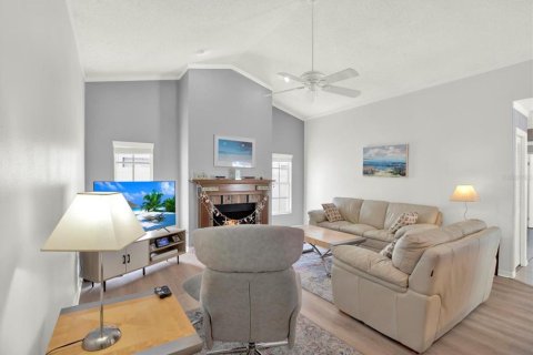 House in Tampa, Florida 4 bedrooms, 205.13 sq.m. № 1901262 - photo 4