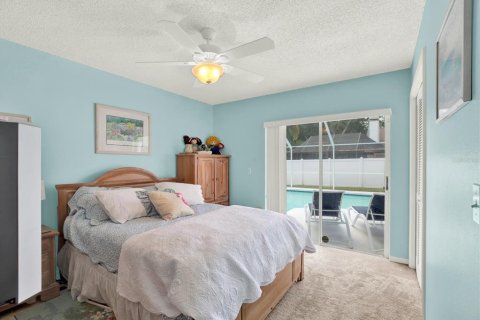 House in Tampa, Florida 4 bedrooms, 205.13 sq.m. № 1901262 - photo 14