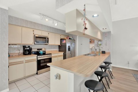 House in Tampa, Florida 4 bedrooms, 205.13 sq.m. № 1901262 - photo 6