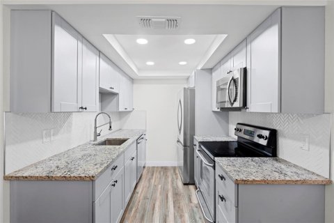 Adosado en venta en Tampa, Florida, 3 dormitorios, 117.06 m2 № 1855999 - foto 11