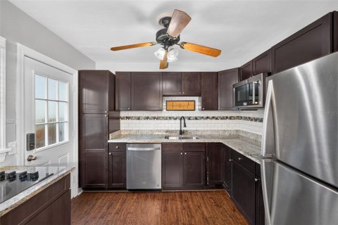 House in Saint Petersburg, Florida 3 bedrooms, 117.06 sq.m. № 2223440 - photo 10