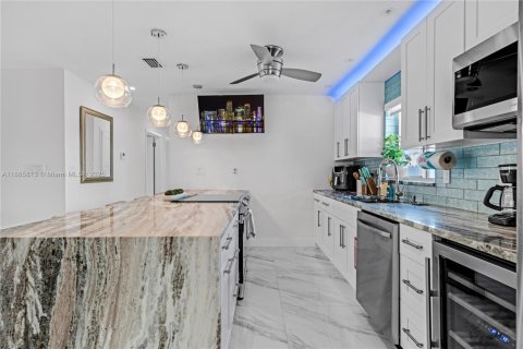 Villa ou maison à vendre à Fort Lauderdale, Floride: 3 chambres, 111.48 m2 № 1932643 - photo 11