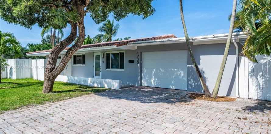 Villa ou maison à Fort Lauderdale, Floride 3 chambres, 111.48 m2 № 1932643