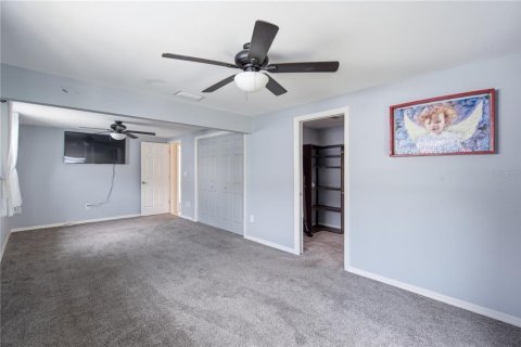 House in New Port Richey, Florida 2 bedrooms, 137.5 sq.m. № 2230502 - photo 19