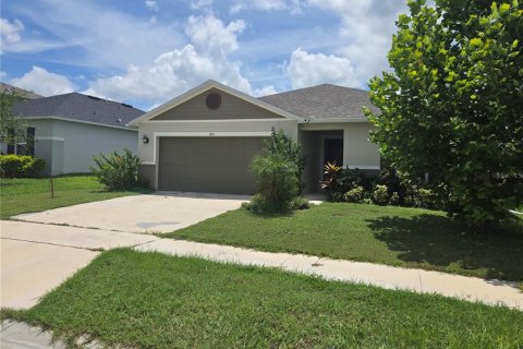 House in Winter Haven, Florida 4 bedrooms, 186.18 sq.m. № 1879601 - photo 4