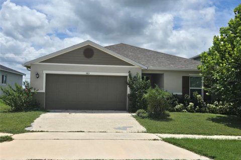 House in Winter Haven, Florida 4 bedrooms, 186.18 sq.m. № 1879601 - photo 1