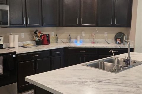 House in Winter Haven, Florida 4 bedrooms, 186.18 sq.m. № 1879601 - photo 8