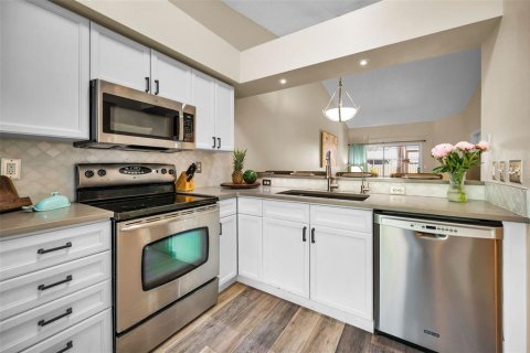 Townhouse in Clearwater, Florida 3 bedrooms, 150.13 sq.m. № 1824007 - photo 7