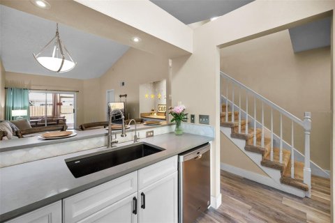 Townhouse in Clearwater, Florida 3 bedrooms, 150.13 sq.m. № 1824007 - photo 9