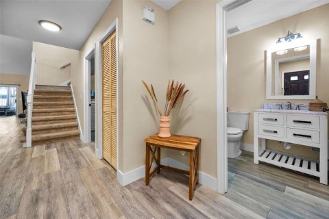 Townhouse in Clearwater, Florida 3 bedrooms, 150.13 sq.m. № 1824007 - photo 2