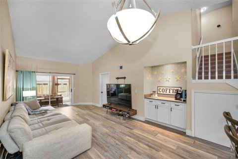 Townhouse in Clearwater, Florida 3 bedrooms, 150.13 sq.m. № 1824007 - photo 12