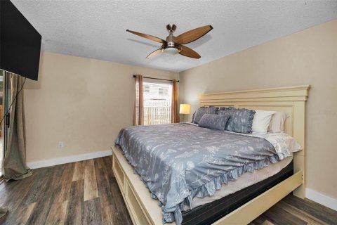 Townhouse in Clearwater, Florida 3 bedrooms, 150.13 sq.m. № 1824007 - photo 18