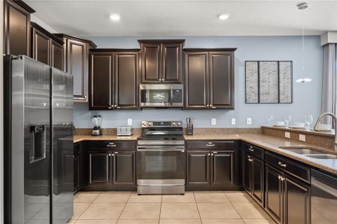 House in Davenport, Florida 9 bedrooms, 363.15 sq.m. № 1751366 - photo 7