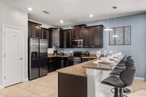 House in Davenport, Florida 9 bedrooms, 363.15 sq.m. № 1751366 - photo 13
