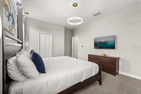 House in Davenport, Florida 9 bedrooms, 363.15 sq.m. № 1751366 - photo 22
