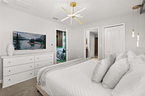 House in Davenport, Florida 9 bedrooms, 363.15 sq.m. № 1751366 - photo 28