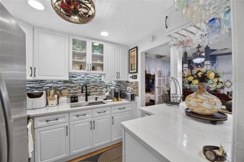 Villa ou maison à vendre à Tampa, Floride: 3 chambres, 144.18 m2 № 2287698 - photo 9