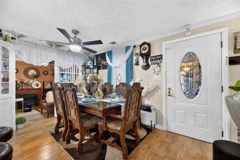 Villa ou maison à vendre à Tampa, Floride: 3 chambres, 144.18 m2 № 2287698 - photo 5