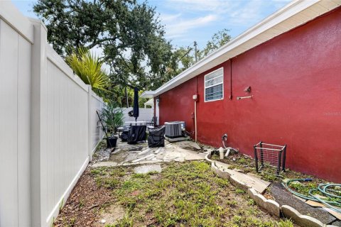 Villa ou maison à vendre à Tampa, Floride: 3 chambres, 144.18 m2 № 2287698 - photo 23