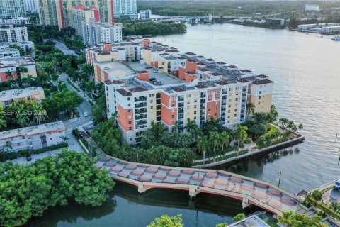 Купить кондоминиум в Санни-Айлс-Бич, Флорида 2 спальни, 103.68м2, № 2041285 - фото 24