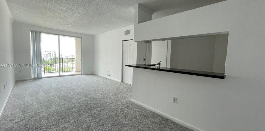 Кондоминиум с 2 спальнями в Санни-Айлс-Бич, Флорида № 2041285