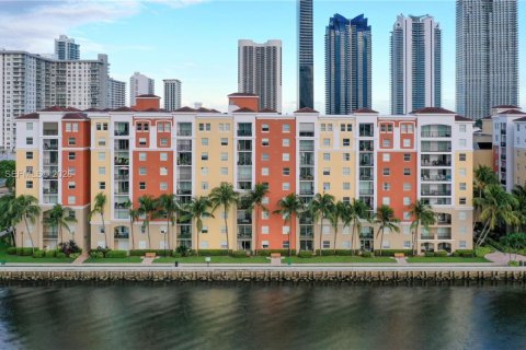 Купить кондоминиум в Санни-Айлс-Бич, Флорида 2 спальни, 103.68м2, № 2041285 - фото 29