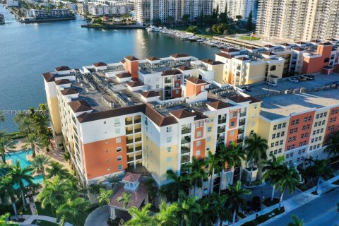 Купить кондоминиум в Санни-Айлс-Бич, Флорида 2 спальни, 103.68м2, № 2041285 - фото 25